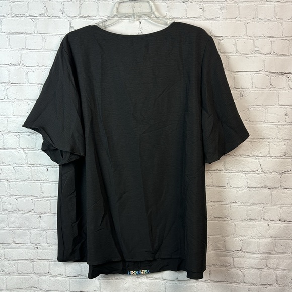 BloomChic Black Crochet Trim Keyhole Top Plus Size 18/20 2X - Picture 6 of 6